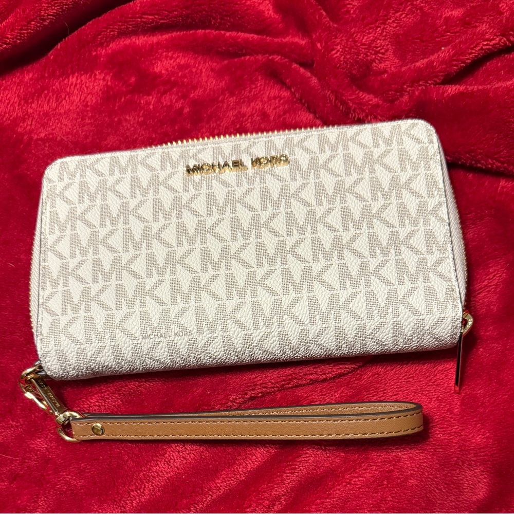 Michael Kors jet set wallet
